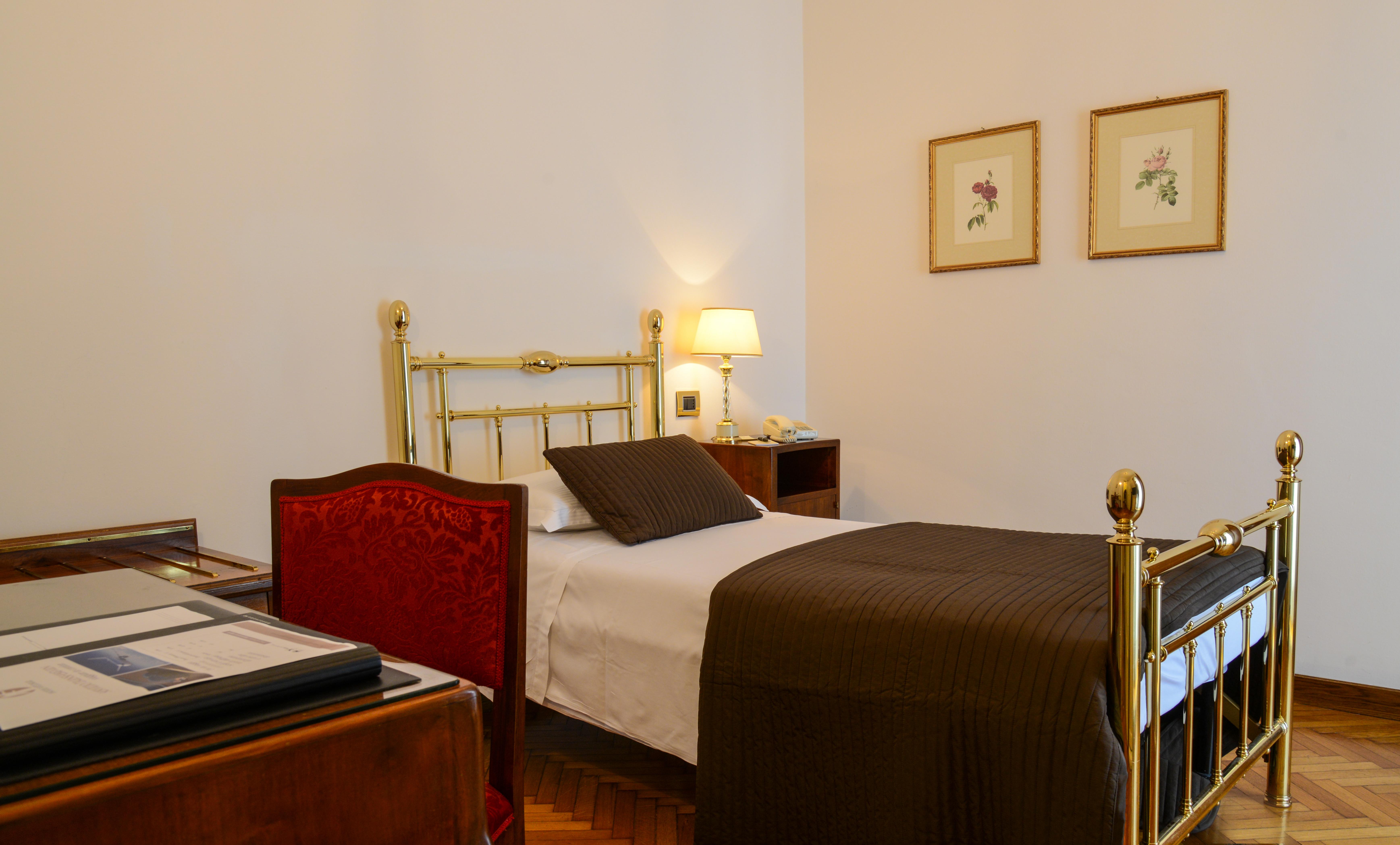 Hotel Vittoria Brescia Dış mekan fotoğraf A single room