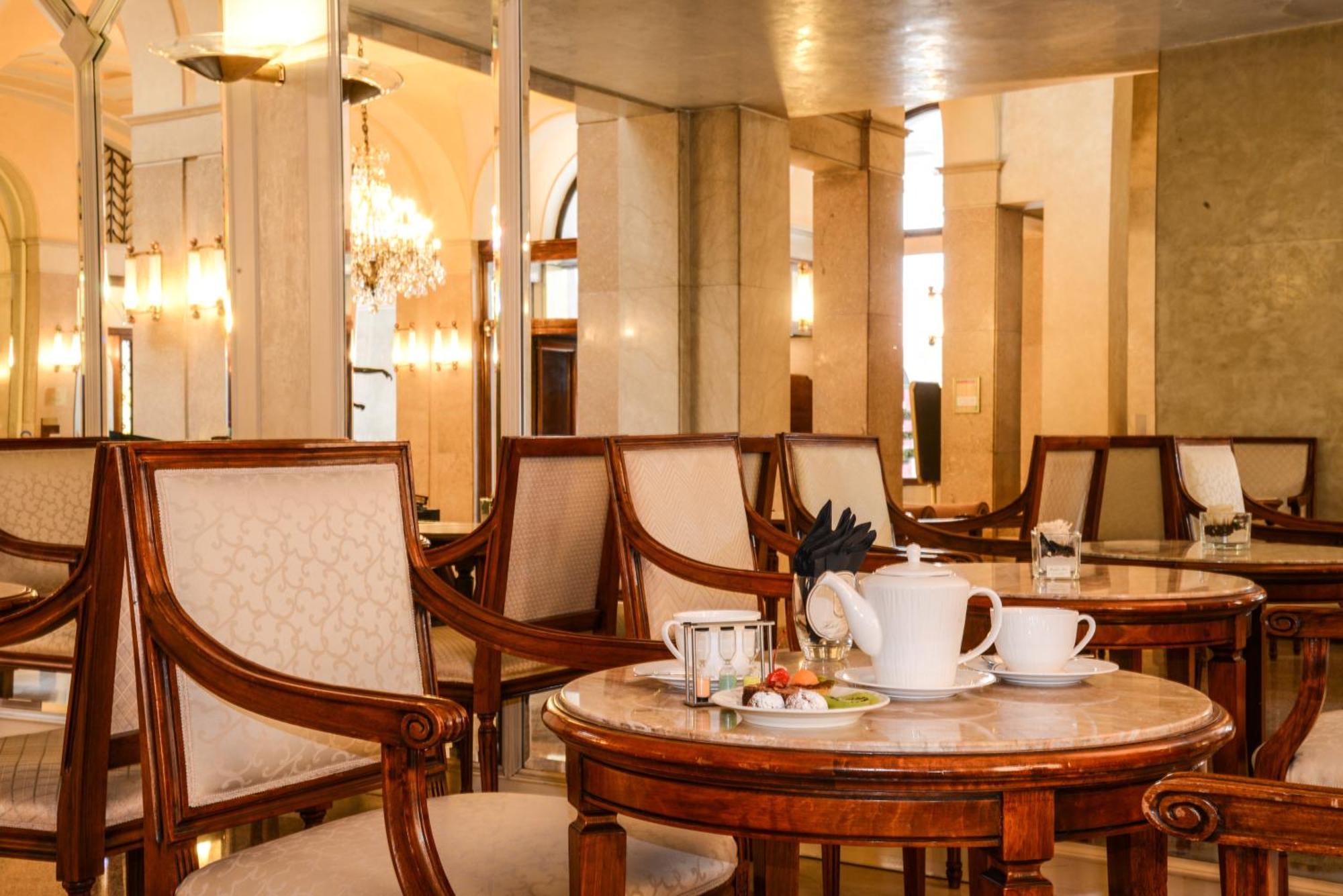 Hotel Vittoria Brescia Dış mekan fotoğraf The lobby