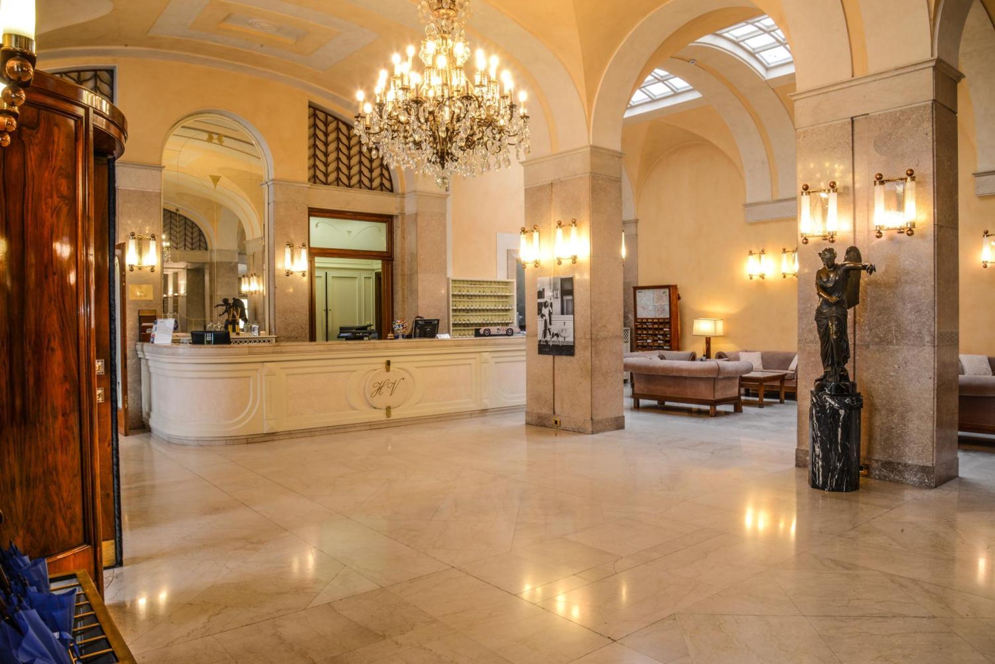Hotel Vittoria Brescia Dış mekan fotoğraf Lobby