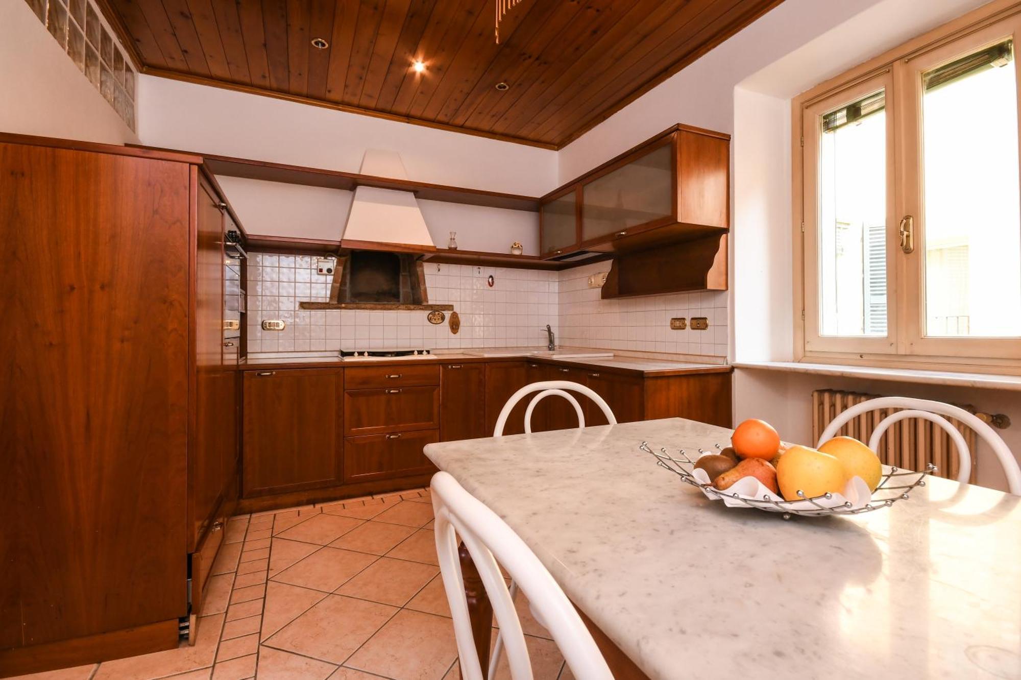 Hotel Vittoria Brescia Dış mekan fotoğraf A typical kitchen